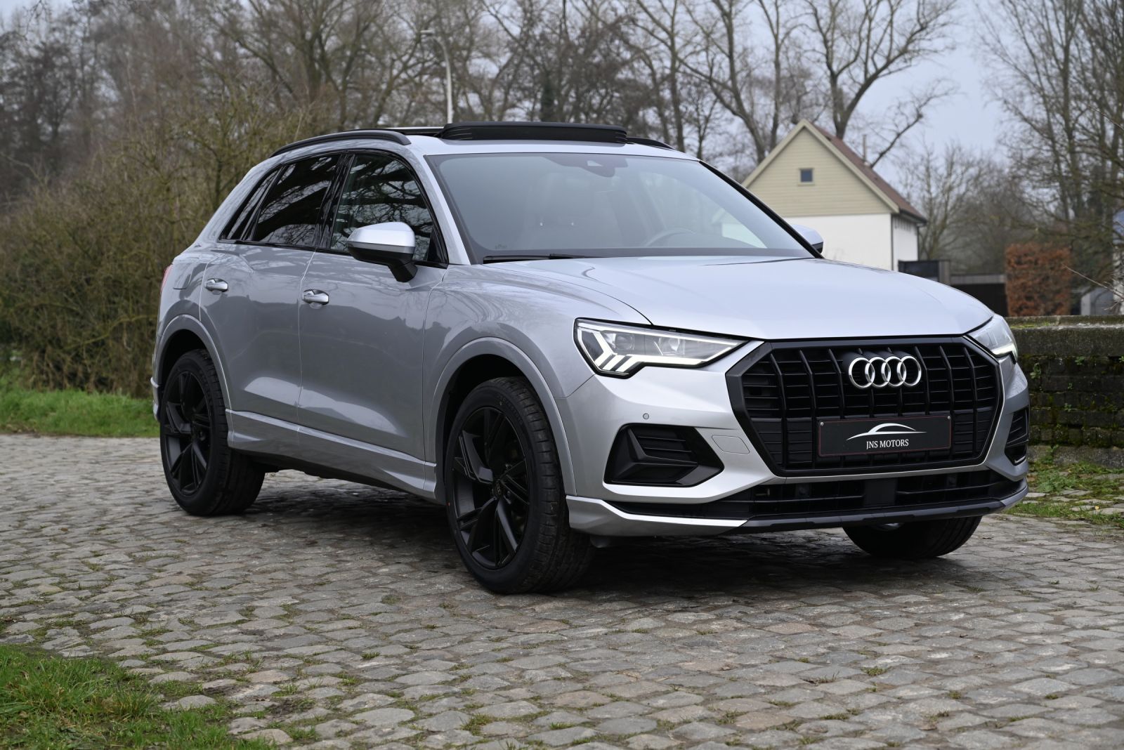 JNS Motors | Audi Q3 Platinum Shadow Line 35TFSI S-Tronic