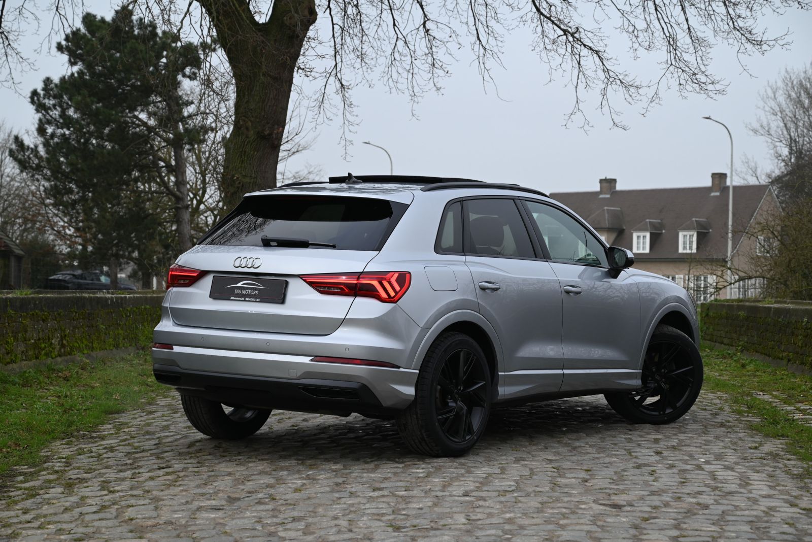 JNS Motors | Audi Q3 Platinum Shadow Line 35TFSI S-Tronic