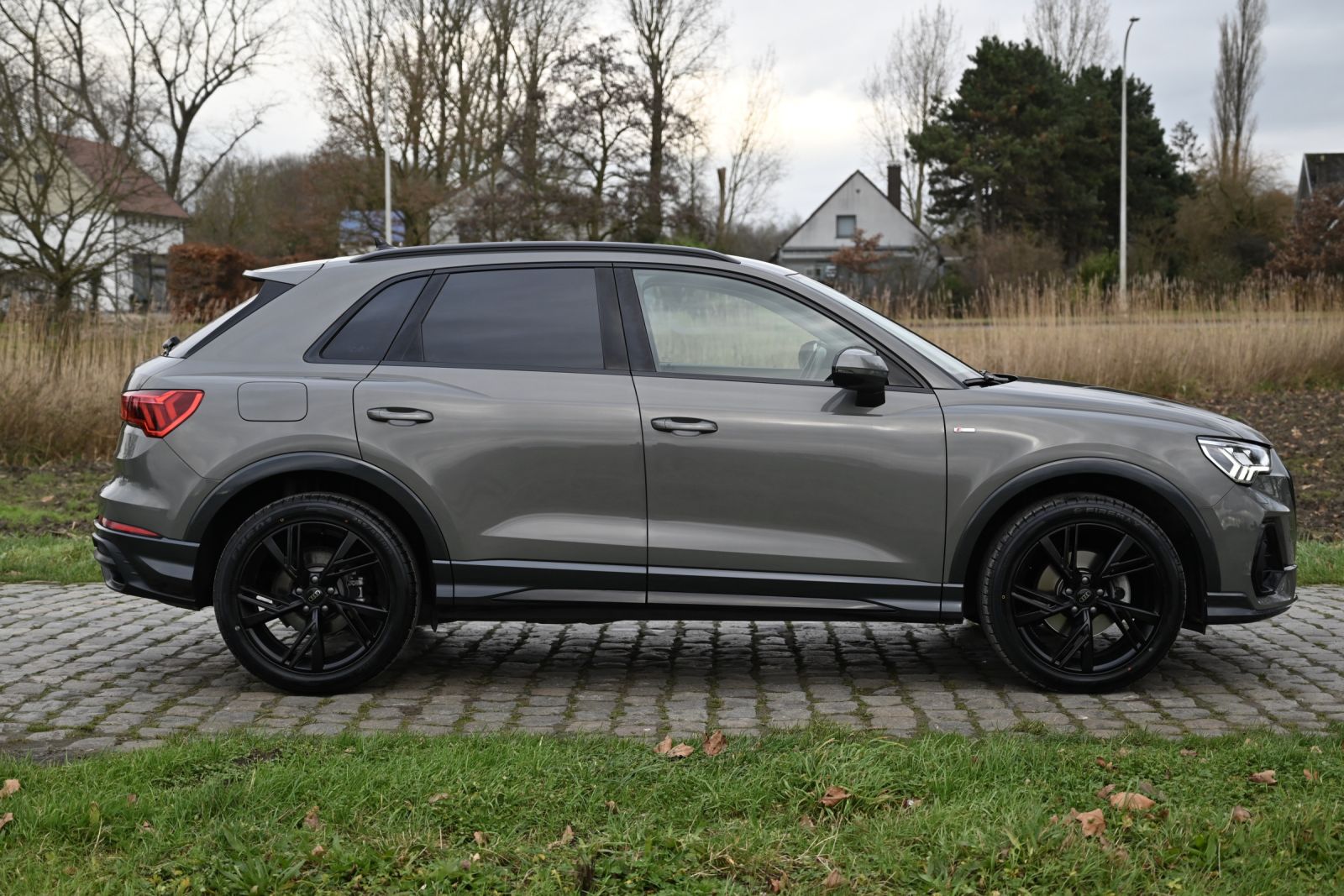 JNS Motors | Audi Q3 S-line 35tfsi Shadow Line 2020